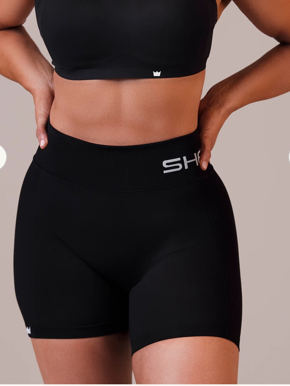 SHEFIT Seamless scrunch butt shorts size Luxe 12/14 black